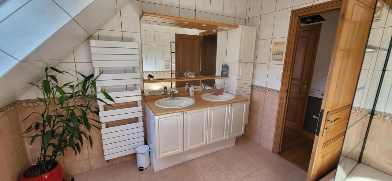 Grande Chambre Sdb Privee Avec Balcon Ланніон Екстер'єр фото